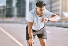 حرکات ورزشی 8 بهترین حرکات کششی صبحگاهی برای شروع ورزش