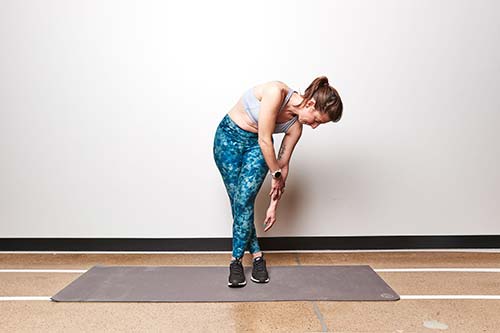 دویدن کشش نوار ایلیوتیبیال (IT Band Stretch)