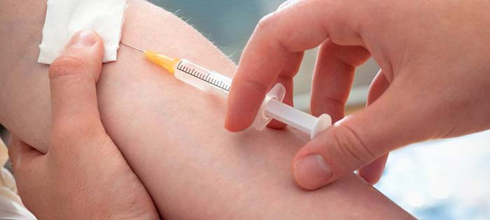 تزریق واکسن 